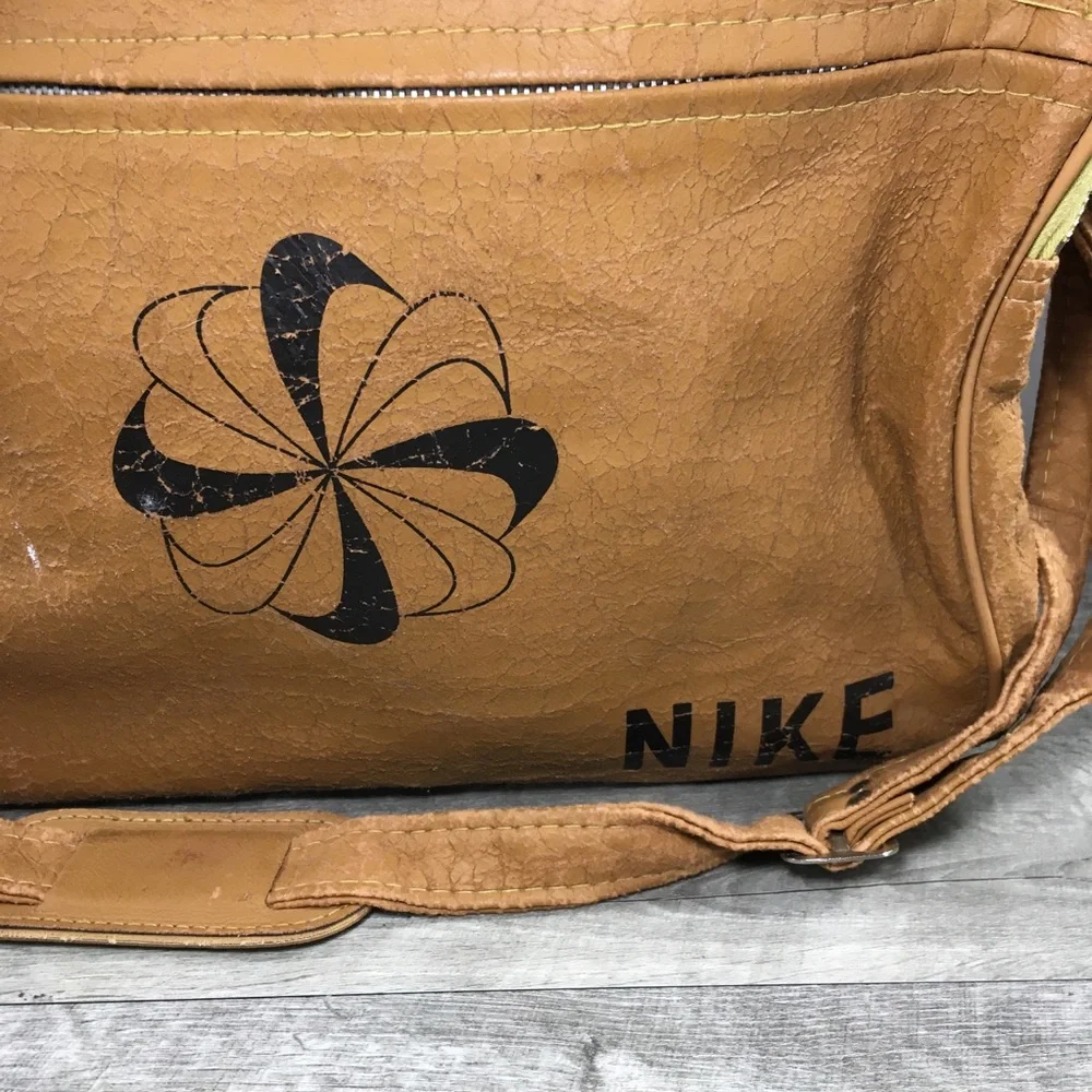 Vintage Nike Pinwheel Faux Leather Bag Duffle Travel Overnight Weekender Gym